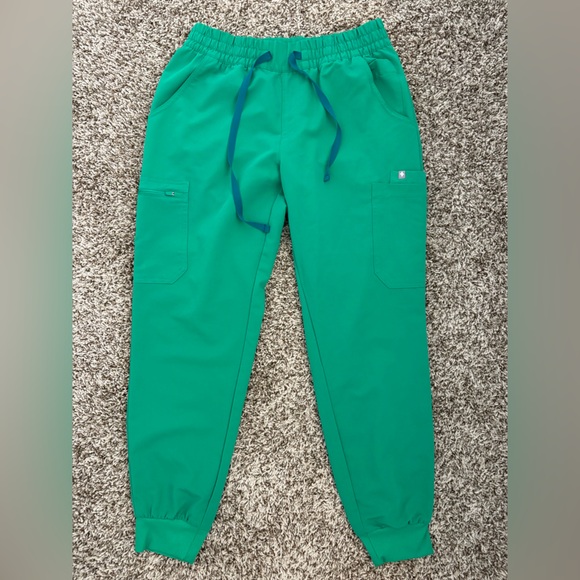 Figs Green Scrub Set - Picture 5 of 7